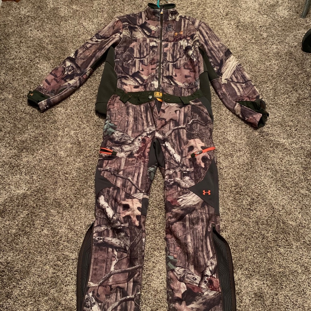 Under Armour hunting clothes